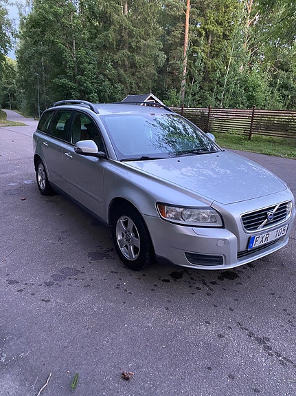 Volvo V50 4 of 5