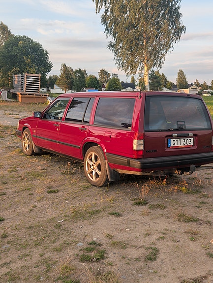 Volvo 940 2 of 3