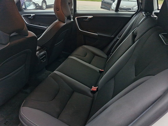 Volvo V60 6 of 13