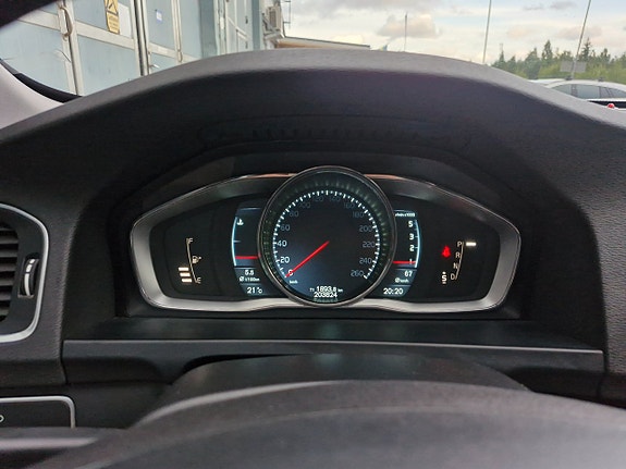 Volvo V60 9 of 13