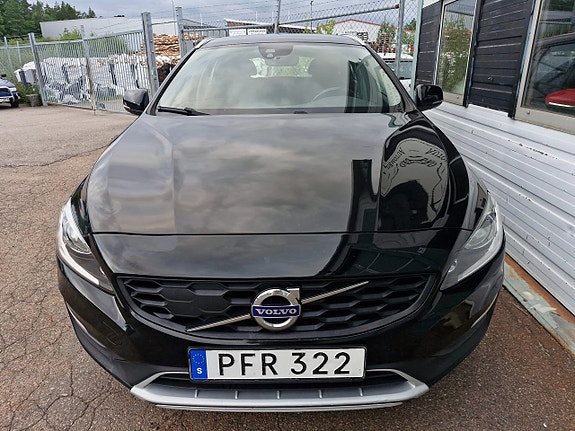 Volvo V60 Cross Country 4 of 5