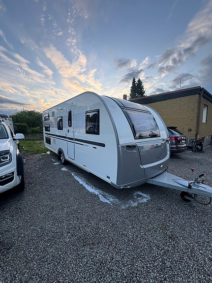 Adria Adora 593 UK 3 Våningssäng, AC, 2x Förtält jubileum 3 of 15