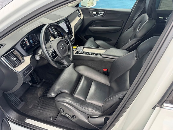 Volvo XC60 9 of 21