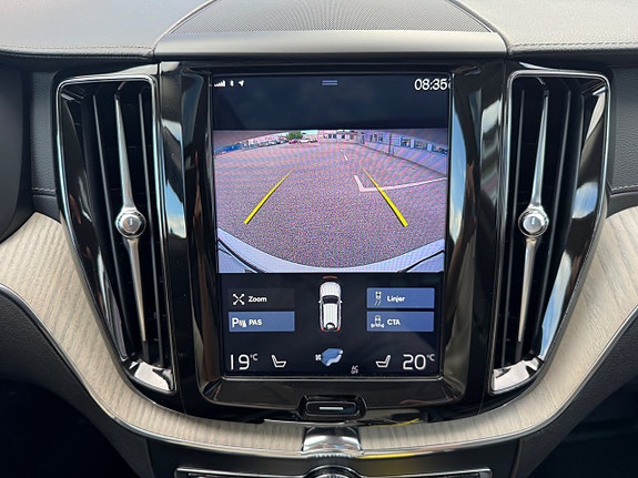 Volvo XC60 19 of 21