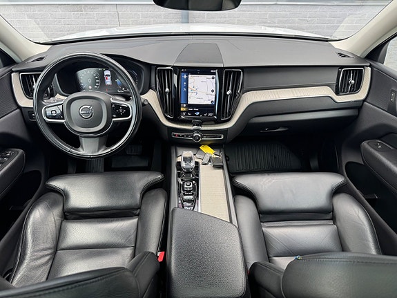 Volvo XC60 10 of 21
