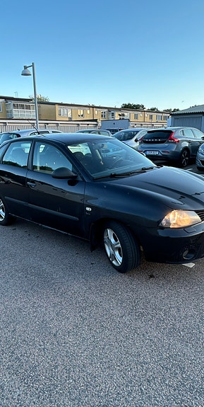 Seat Ibiza 2 of 5