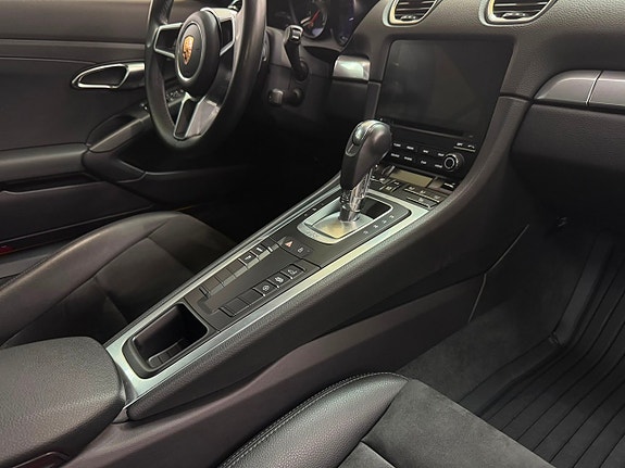 Porsche 718 Cayman 10 of 14