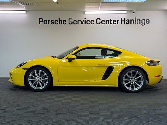 Porsche 718 Cayman 4 of 5