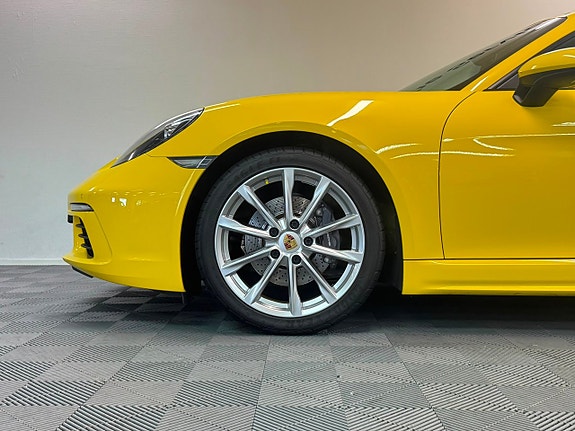 Porsche 718 Cayman 7 of 14