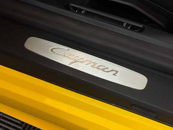 Porsche 718 Cayman 13 of 14