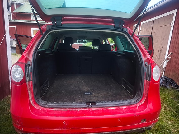Volkswagen Passat 3 of 12