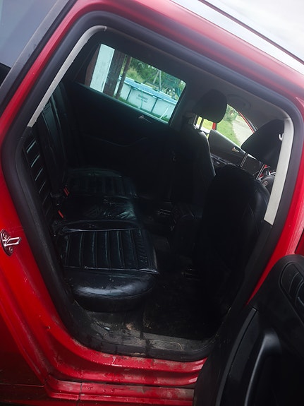 Volkswagen Passat 6 of 12