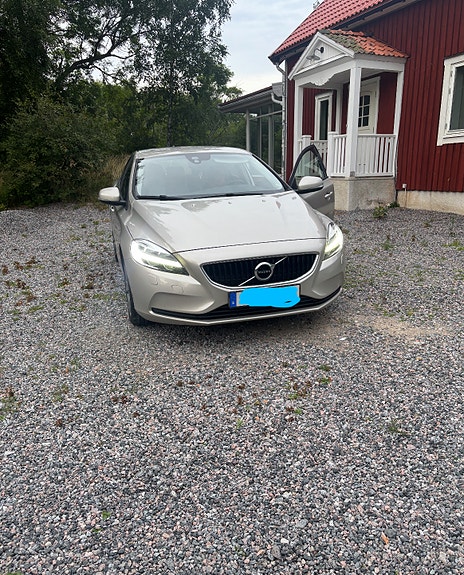 Volvo V40 4 of 5