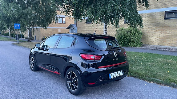 Renault Clio IV 2 of 5