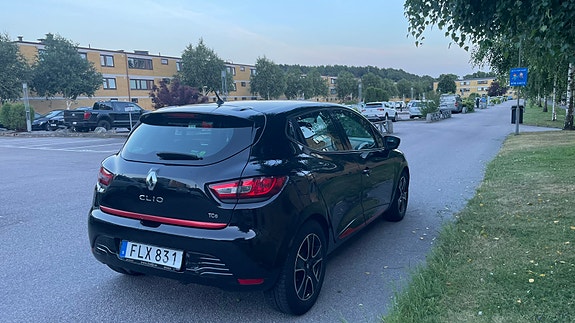 Renault Clio IV 3 of 5