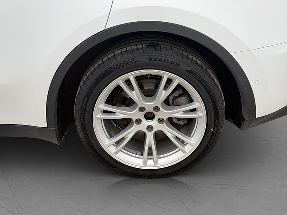 Tesla Model Y 30 of 30