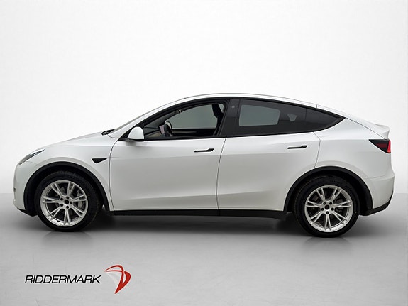 Tesla Model Y 5 of 30