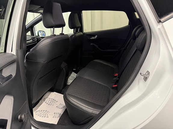 Ford Fiesta 18 of 27