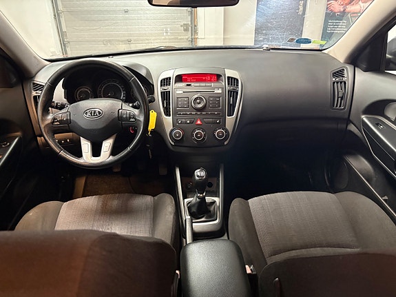 Kia Ceed 18 of 22