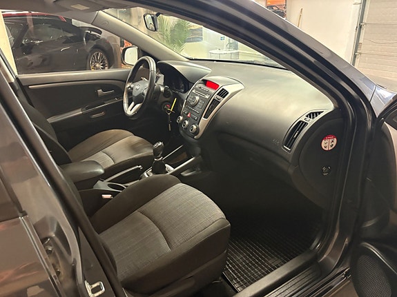 Kia Ceed 14 of 22