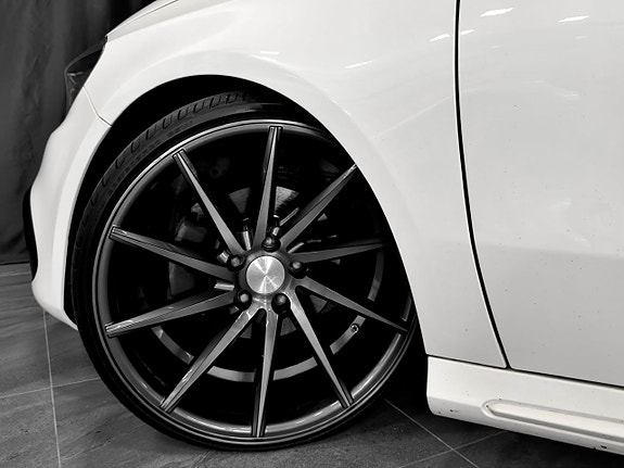 Mercedes-Benz A180 12 of 30