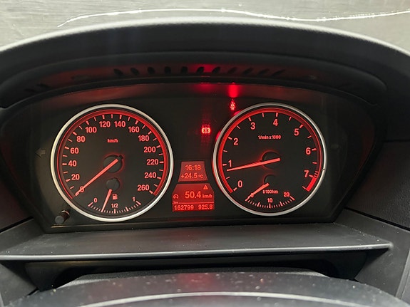 BMW 520i 14 of 16