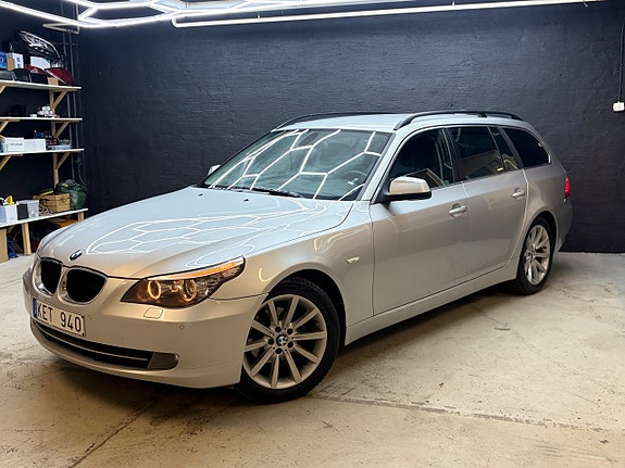 BMW 520i 3 of 5