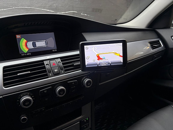 BMW 520i 13 of 16