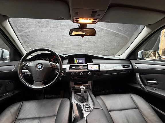 BMW 520i 12 of 16