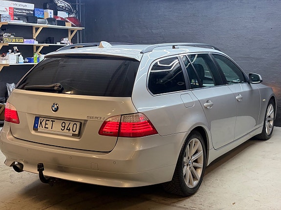 BMW 520i 9 of 16