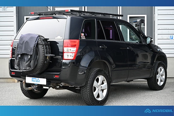 Suzuki Grand Vitara 2 of 5