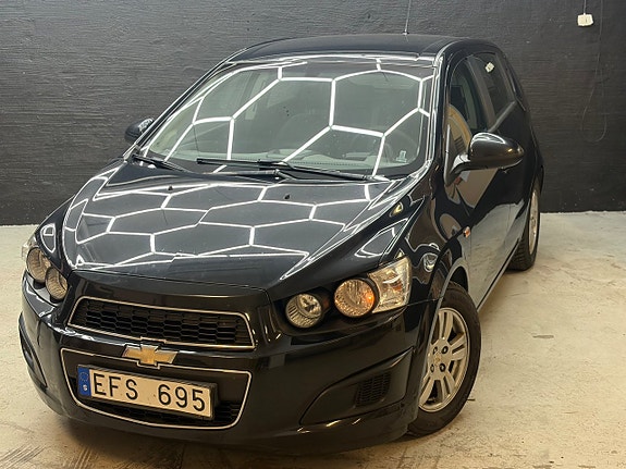 Chevrolet Aveo 2 of 5