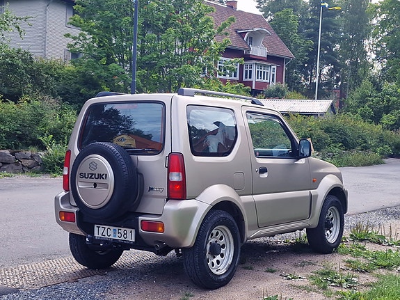Suzuki Jimny 3 of 5