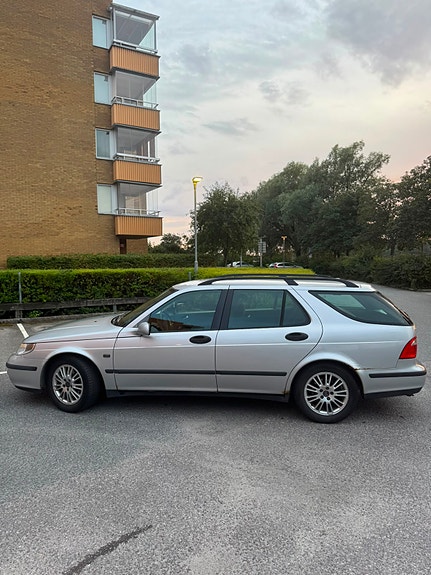 Saab 9-5 4 of 5