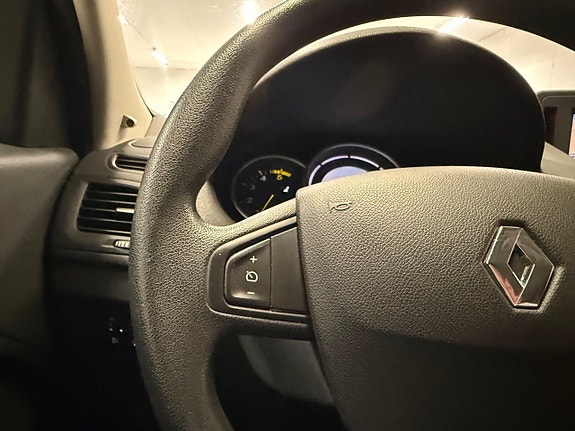 Renault Megane 16 of 19