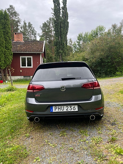 Volkswagen Golf VII 4 of 17