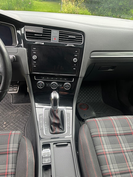 Volkswagen Golf VII 15 of 17