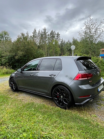 Volkswagen Golf VII 6 of 17