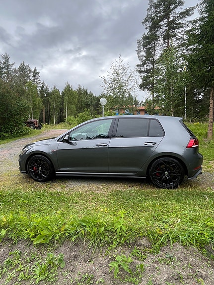 Volkswagen Golf VII 8 of 17