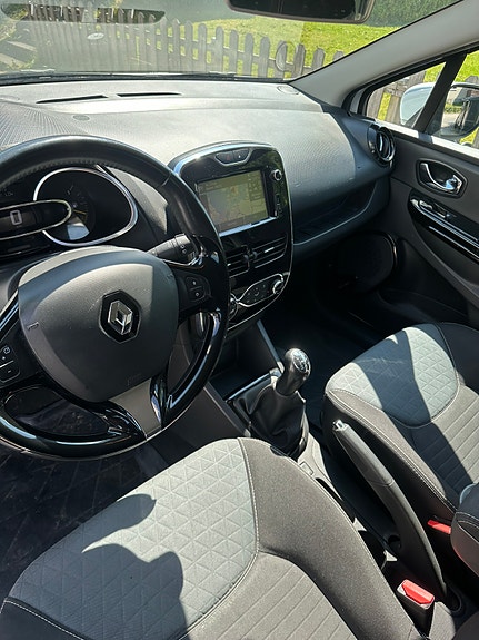 Renault Clio 7 of 8