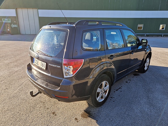 Subaru Forester 4 of 6