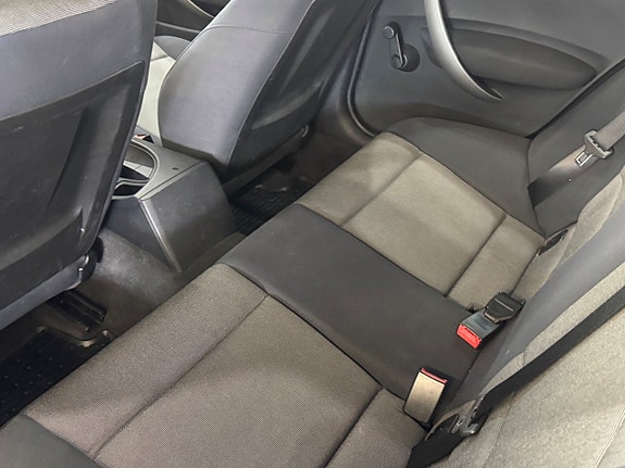 BMW 118i 5 of 5