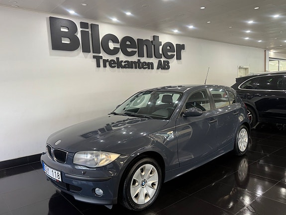 BMW 118i 2 of 5