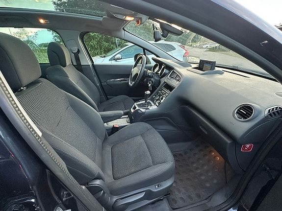 Peugeot 5008 10 of 13