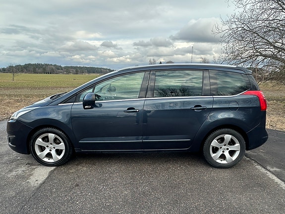 Peugeot 5008 4 of 5