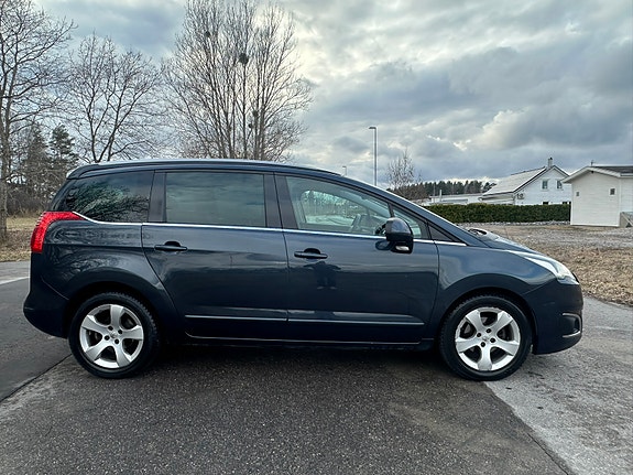 Peugeot 5008 9 of 13
