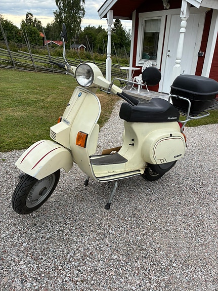 Vespa PK80S 2 of 2