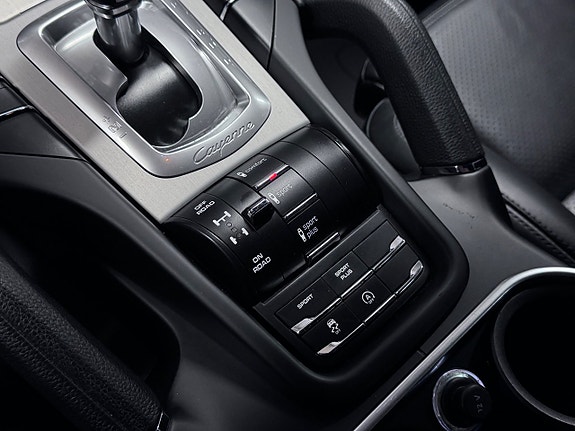Porsche Cayenne 23 of 30