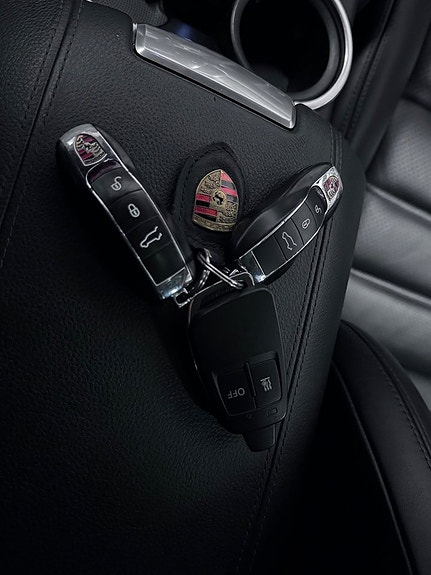 Porsche Cayenne 29 of 30