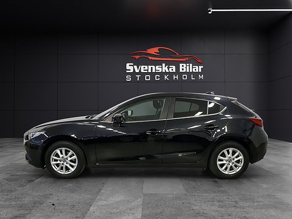 Mazda 3 4 of 5